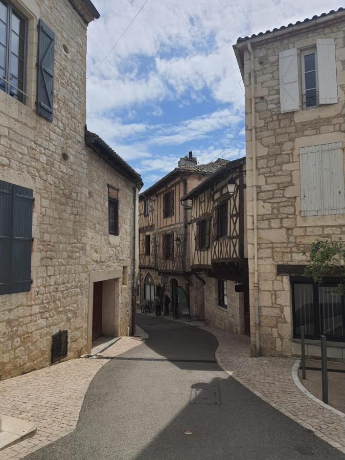 L'Edredon De Josephine Apartment Montcuq Exterior photo
